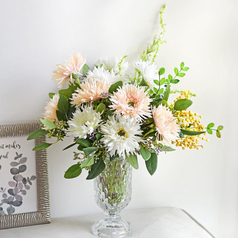 🌼2025 Hot Sale🔥Realistic Artificial Spider Gerbera Daisies Home Decor💐